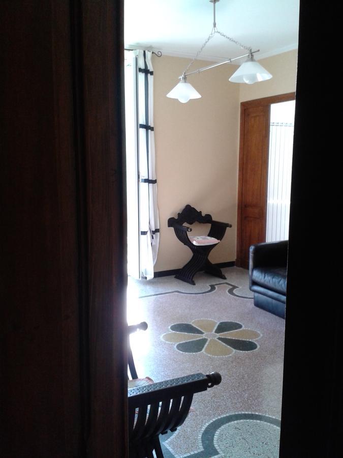Au Cavettu B&B ヴァラッツェ エクステリア 写真